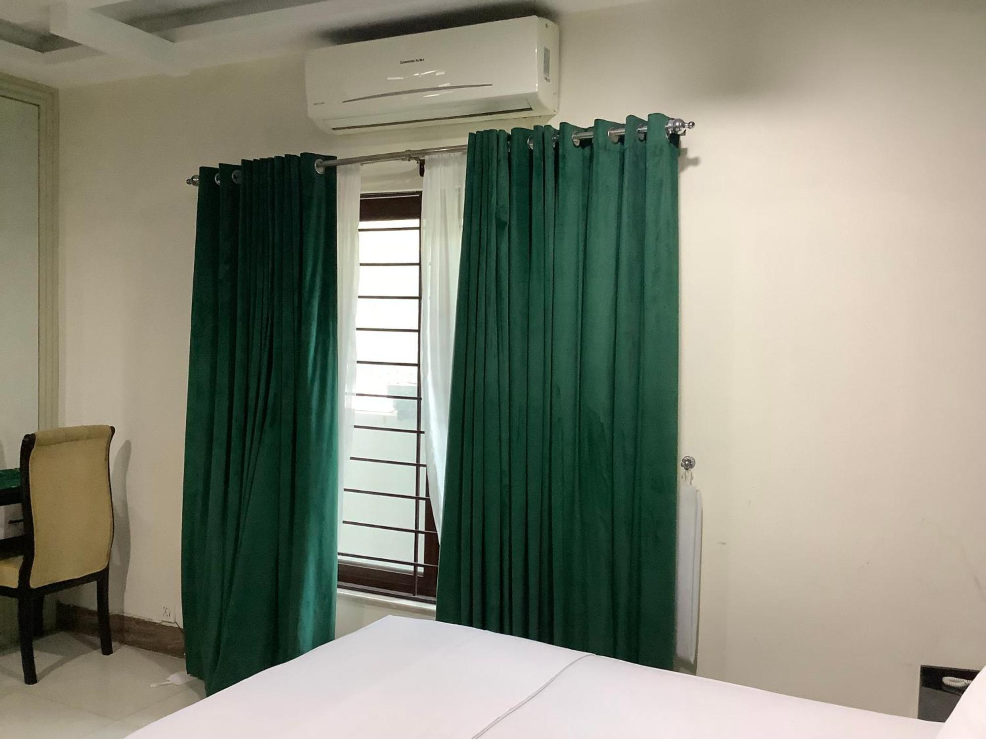 Rose Valet Guest House 이슬라마바드 외부 사진