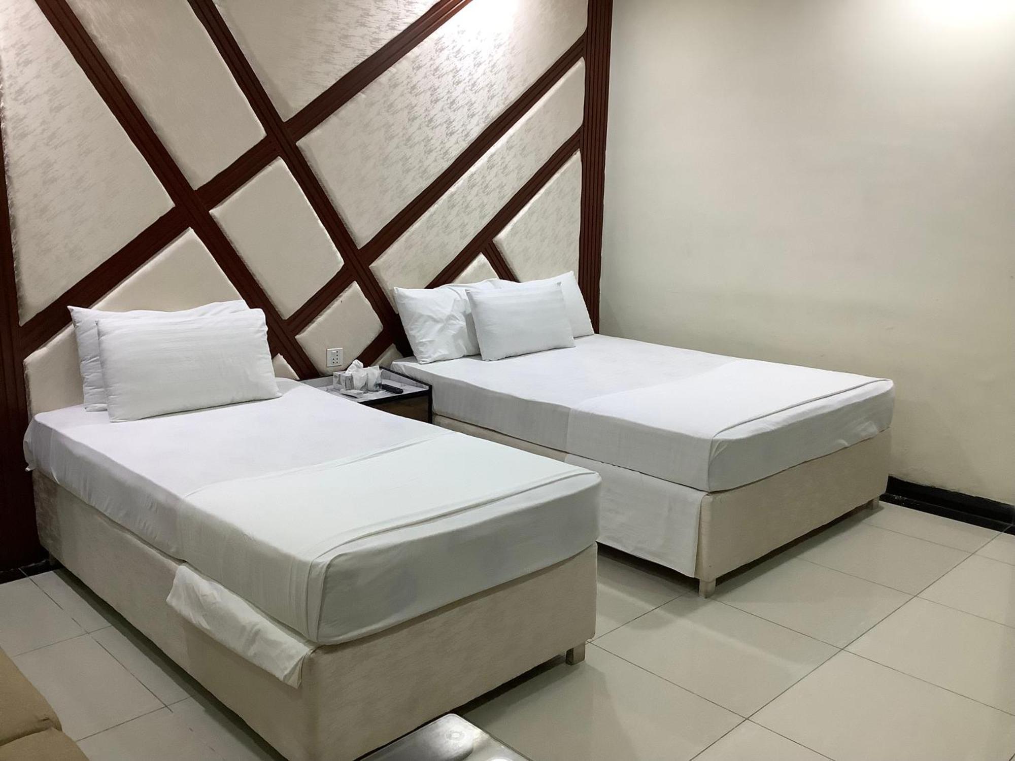 Rose Valet Guest House 이슬라마바드 외부 사진