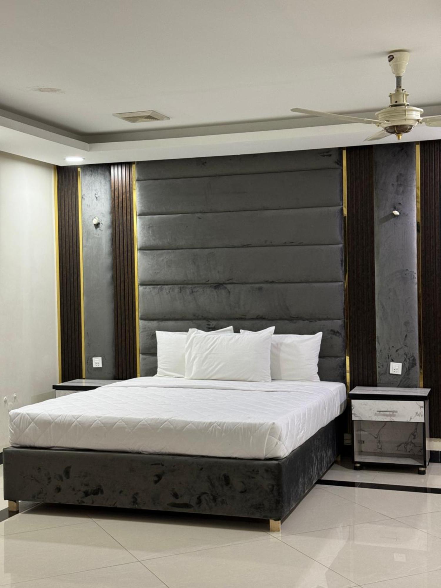 Rose Valet Guest House 이슬라마바드 외부 사진